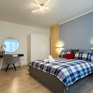https://apt-venezia-mestre-design-bros1.hotelinveneto.com