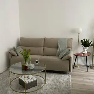 https://private-room-in-danielas-apartment.it-tuscanyhotel.com